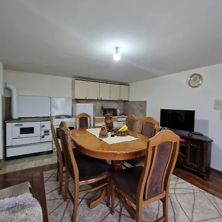 Domacinstvo Ristovic * Banovo Polje